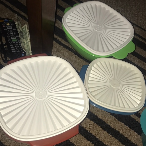 3 Tupperware 💚💙🧡 - Picture 4 of 5